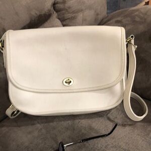 Vintage COACH 9790 City Bag ivory bone soft Leather Crossbody Shoulder Purse